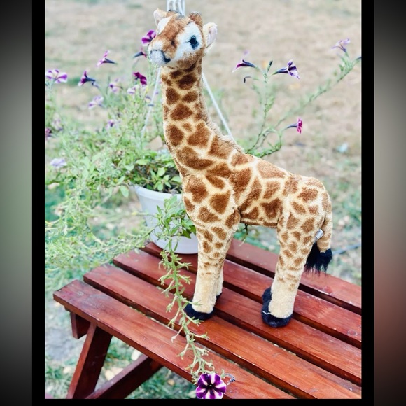 Vintage Toys R Us Life Like Giraffe Plush Stands Up On His Own from 2011 - Picture 6 of 16
